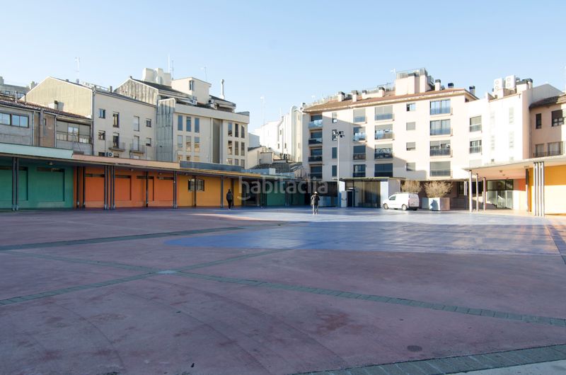 Foto ae4f3598-5a0b-404c-bfcf-fdf670c219fc. Lloguer local comercial a muralla del carme 18 a Manresa