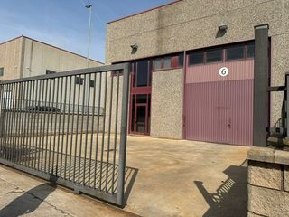 Location Bâtiment à usage industriel à Carrer de la rasa 15. Oportunidad