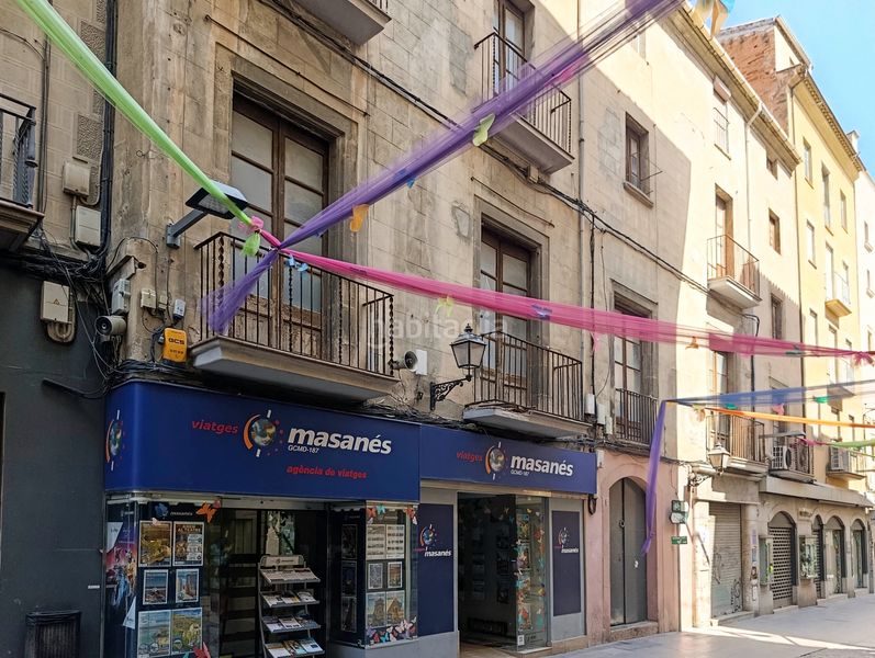 Foto 3fb08825-1529-441a-9571-49142c45abc5. Edificio en carrer del born 6 edificio para rehabilitar en Manresa