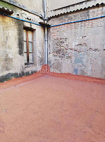 Foto 56c8764b-3fed-4bb2-ac41-cd6da413bed9. Edificio en carrer del born 6 edificio para rehabilitar en Manresa