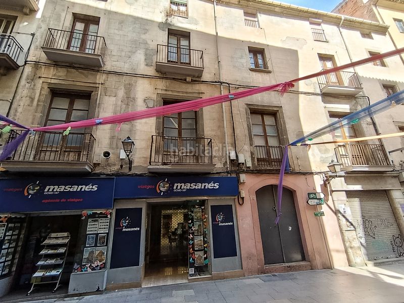 Foto 56ddcf07-af41-44e0-93ac-4bf1c9c211b3. Edificio en carrer del born 6 edificio para rehabilitar en Manresa