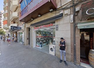 Rent Business premise in Carrer de pi i margall 22. Local zona "prime"