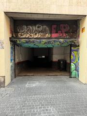 Parking coche en Universidad-Malasaa. Plaza de garaje en calle valverde