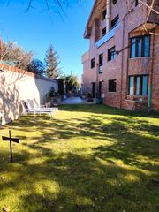 Pis  Avenida de la osa mayor. Bajo en venta en aravaca