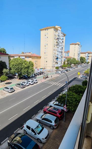 Foto 02866be9-09fe-48b8-bd3b-9a1ca5f1eb81. Piso  en venta en plaza del obradoiro en Parque Alcosa Sevilla