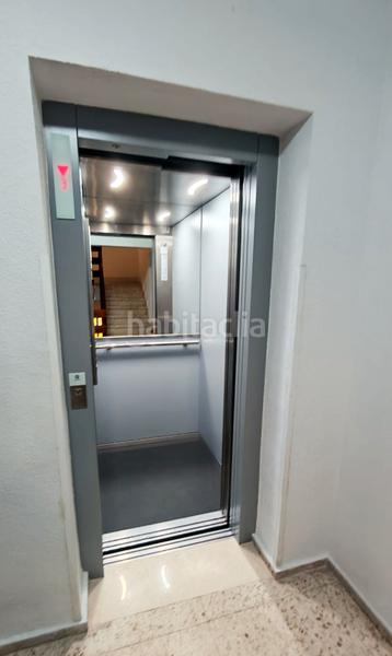 Foto 43c15fa9-8a38-40ec-8430-a8c2f8465008. Piso  en venta en plaza del obradoiro en Parque Alcosa Sevilla