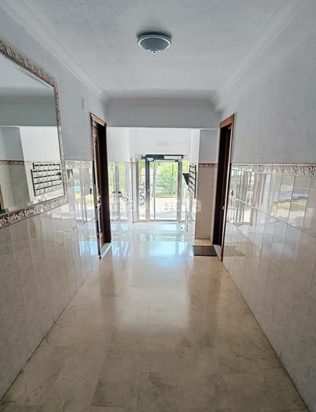 Foto f14f13a4-c47c-4155-9e73-0cbc4c2e3482. Piso  en venta en plaza del obradoiro en Parque Alcosa Sevilla