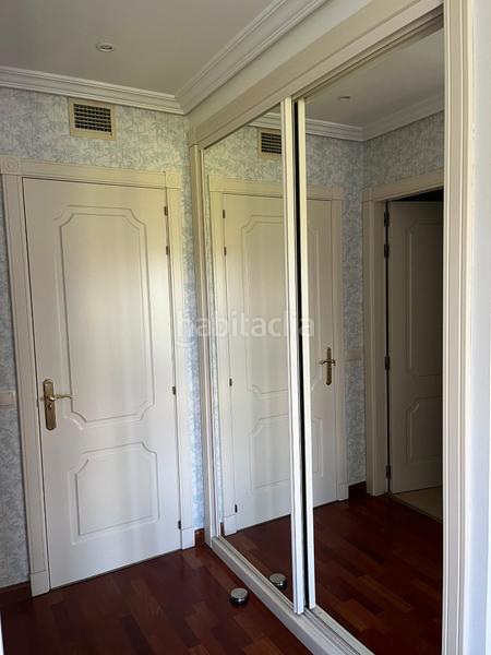 Foto 168a59ef-be42-4d08-87ae-bcc1b37b08da. Attico con riscaldamento parcheggio piscina in Monte el Pilar Majadahonda