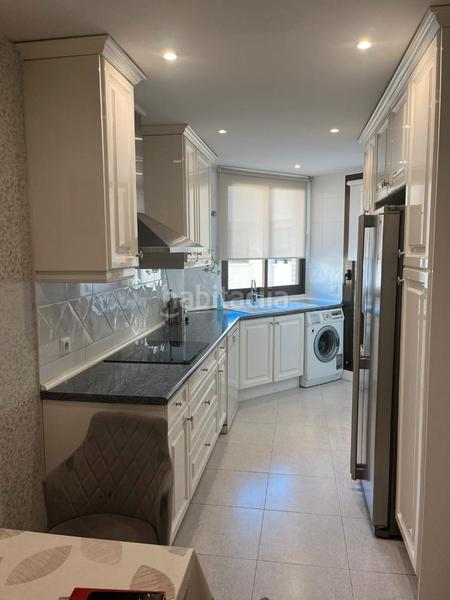 Foto 829e578a-6ffe-4144-8296-0cb1efc8b4cc. Attico con riscaldamento parcheggio piscina in Monte el Pilar Majadahonda