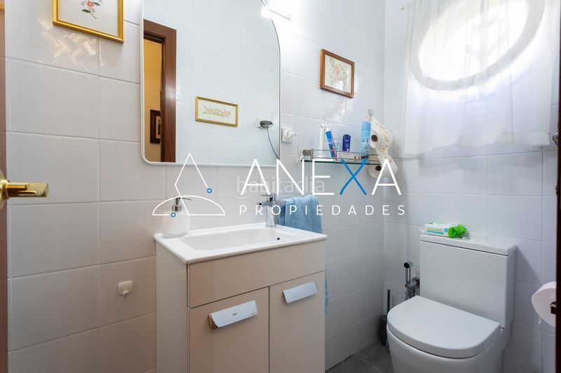 Foto dfda7568-98e2-48a4-ba36-345209289f90. Casa adossada amb aparcament a Centre Sant Just Desvern