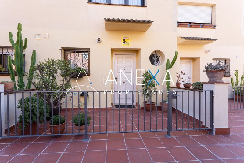 Foto e60a853c-8448-4f92-bed3-2239030842b8. Casa adossada amb aparcament a Centre Sant Just Desvern