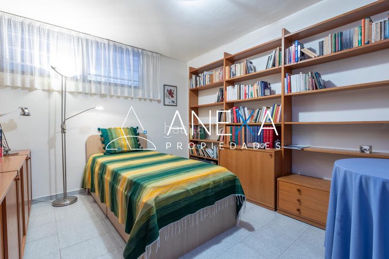 Foto f4555913-02fc-4f49-aadc-dd7b23eb01a9. Casa adossada amb aparcament a Centre Sant Just Desvern