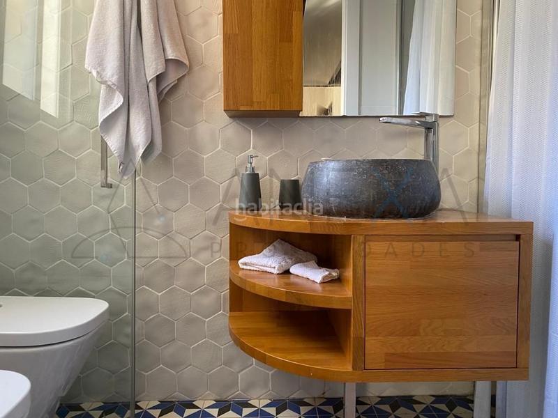Foto e95e540b-981b-495d-aad4-41371f8c909a. Estudio dreta eixample estudio diseñado como vivienda en Barcelona