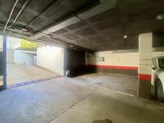 Parking coche en La Vila Olímpica del Poblenou