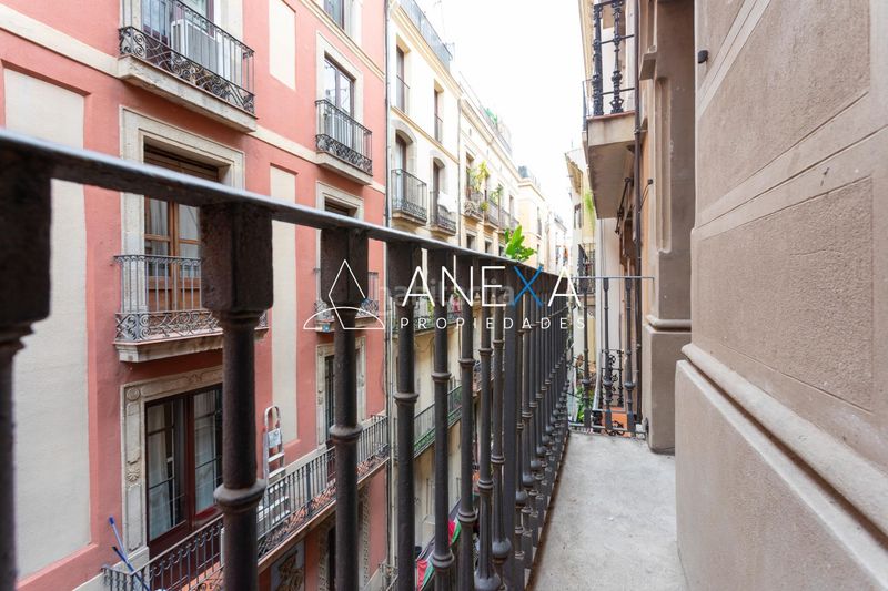 Foto 49a44379-25cc-4022-9ec3-24e6cc1ed125. Pis a Gòtic Barcelona