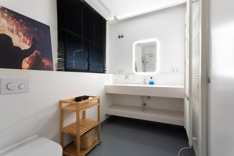 Foto b1ab4ef1-7e1e-402a-aaa7-7f06b64d47a6. Locale commerciale in Poblenou Barcelona