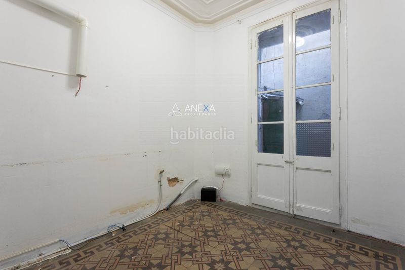 Foto 2a264697-5f19-4fa0-8a15-7fb66ad0ba42. Piso en Sants Barcelona