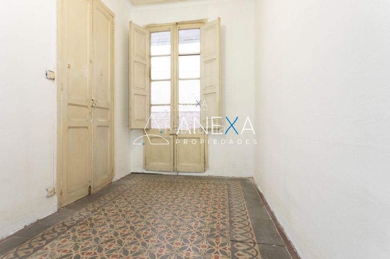 Foto bfb0251e-dd0a-4e64-8580-c97767d43203. Piso en Sants Barcelona