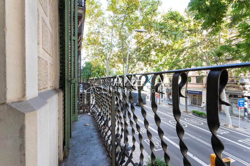 Foto f6dedbe8-1ec5-48b3-b207-672e0db63c4e. Piso en Sants Barcelona