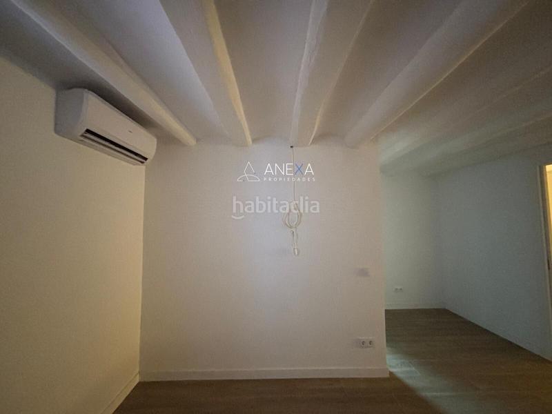 Foto 2c1e1931-f9b7-4f9a-98d4-53c8e993b1a8. Estudi a Poblenou Barcelona