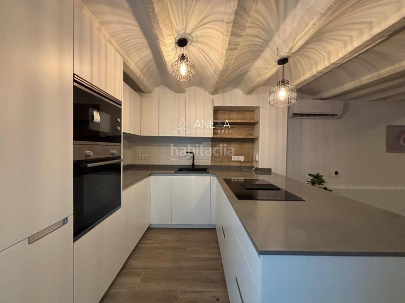 Foto 3cd30392-5317-43e1-b390-c56ec6024b74. Estudi a Poblenou Barcelona