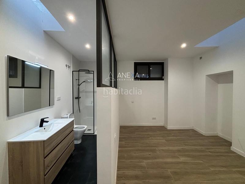 Foto 4203a07b-8ee7-4e4b-9e63-1a32df02c073. Estudi a Poblenou Barcelona