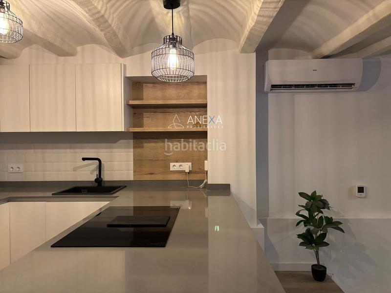 Foto 7250f2cb-62fd-404f-a7af-29c5e05efa47. Estudi a Poblenou Barcelona