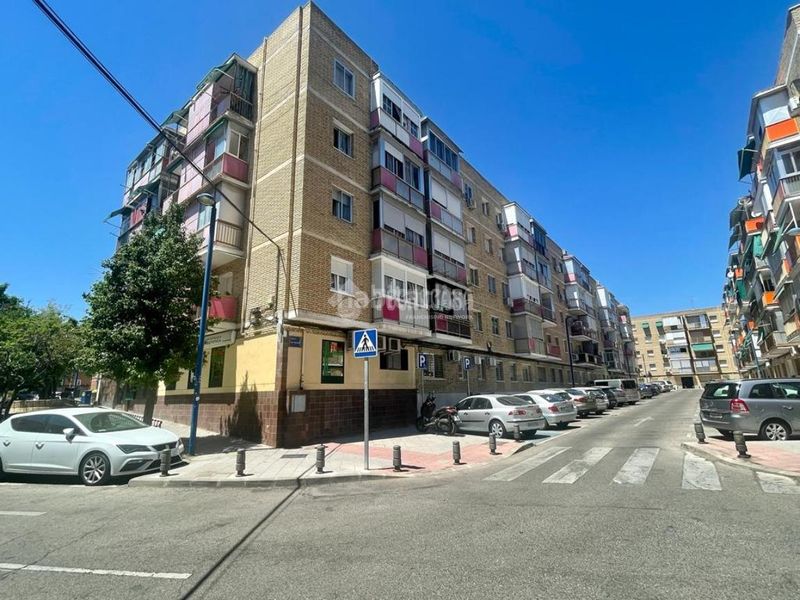 Foto d318eef3-021d-46fa-82ba-a56275f90f24. Pis amb aparcament a Santos Leganés