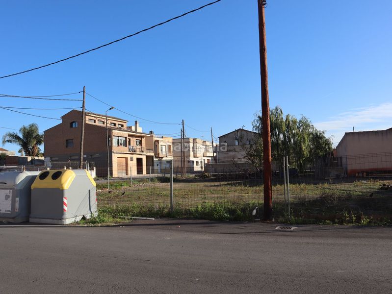 Foto b62d61c3-259f-4985-beb1-51187f2f76bb. Terreny residencial a Deltebre