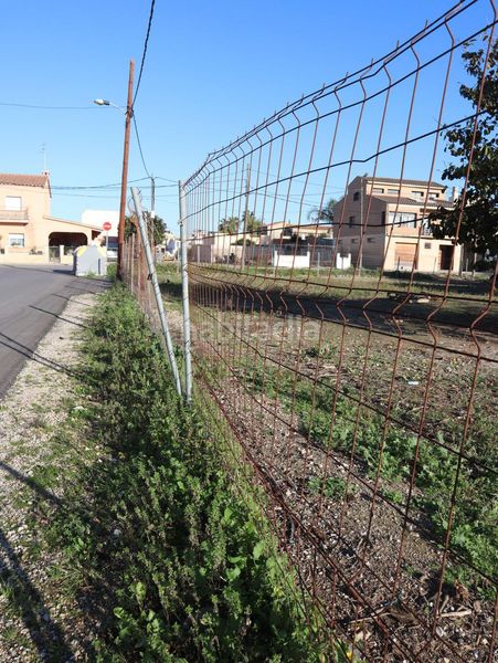 Foto c190a625-7dc9-4c4d-8c11-2d7d249ca461. Terreny residencial a Deltebre