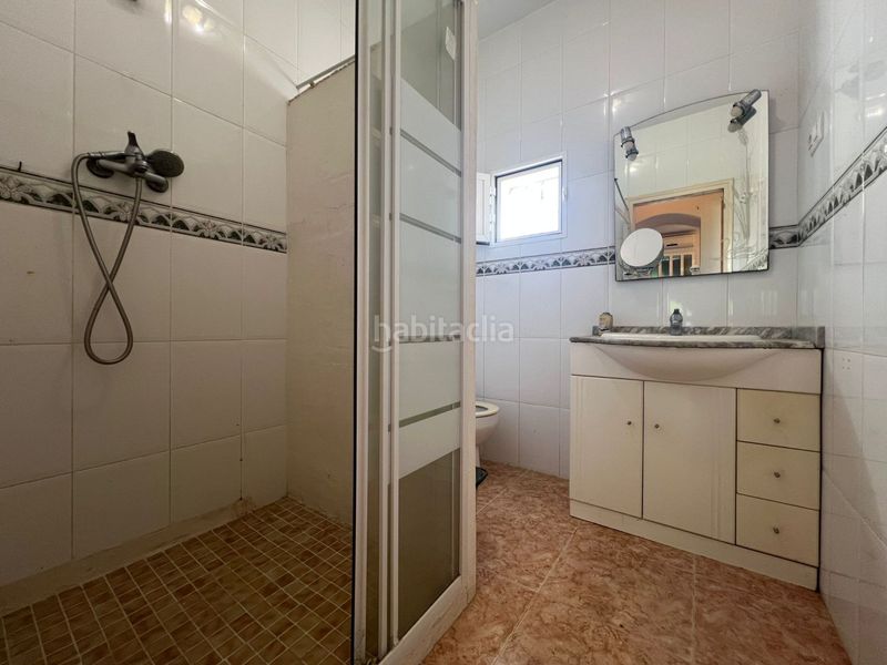 Foto b7a49c2d-d063-4010-93e7-7c54236f4cad. Casa amb aparcament a Deltebre