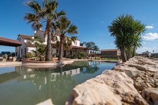 Xalet a Deltebre. Villa en venta en deltebre, 10 dormitorios.