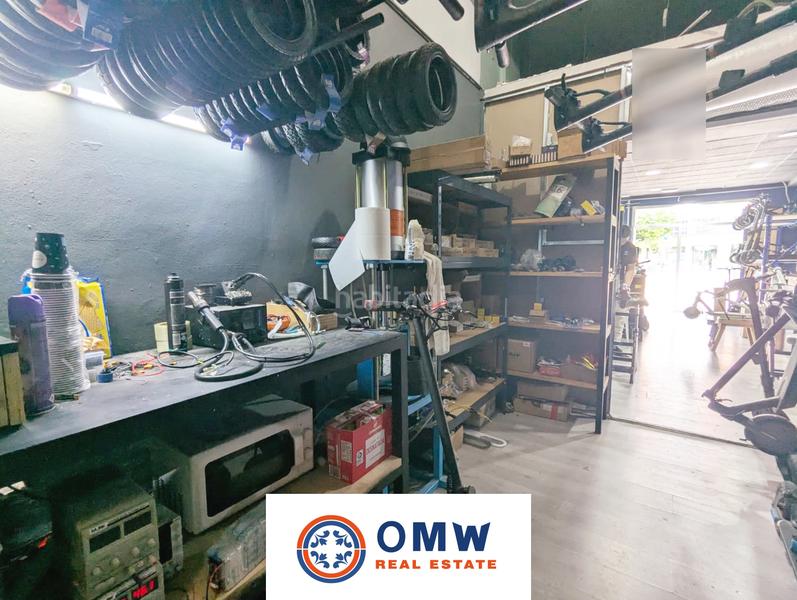 Foto 0785cc8e-8359-4278-ae8b-e8e44c307fdc. Traspaso local comercial desde 2017 - taller patinetes - esquina con mucha visibilidad en Valencia