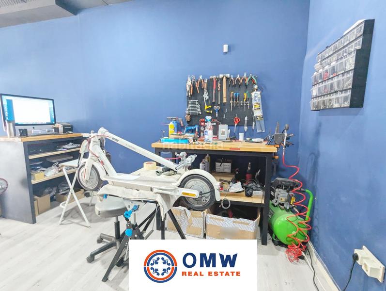 Foto 60c47074-b08a-4d1c-99c8-101653d5cd33. Traspaso local comercial desde 2017 - taller patinetes - esquina con mucha visibilidad en Valencia