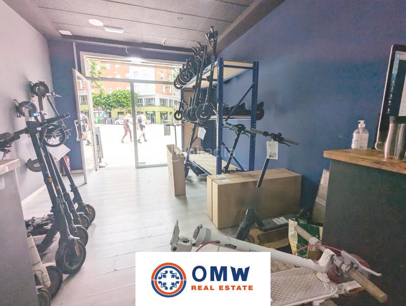 Foto abf9b8a7-1420-421f-bd24-58165c0e3900. Traspaso local comercial desde 2017 - taller patinetes - esquina con mucha visibilidad en Valencia