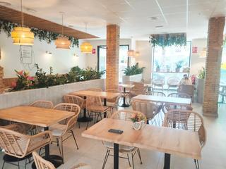Pas-de-porte Local commercial à Zona Avenida al Vedat. Cafeteria - facturacion muy elevada y demostrable - recien refor