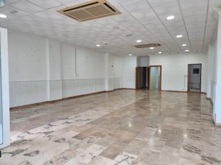 Local Comercial a Calle juan xxiii 62. Gran local con muchas posibilidades