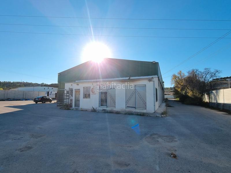 Foto ff94608b-0c02-4174-8cb2-fef52e74de0b. Capannone industriale in camino entrepinos c 15 in Aspe