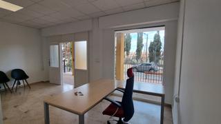 Lloguer Local Comercial a Calle jaime i 117. Local/oficina más terraza económico