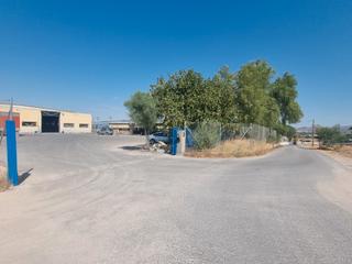 Bâtiment à usage industriel à Camino entrepinos b 26. Nave industrial de 4.250m2 interior con gran parcela de 10.650m2