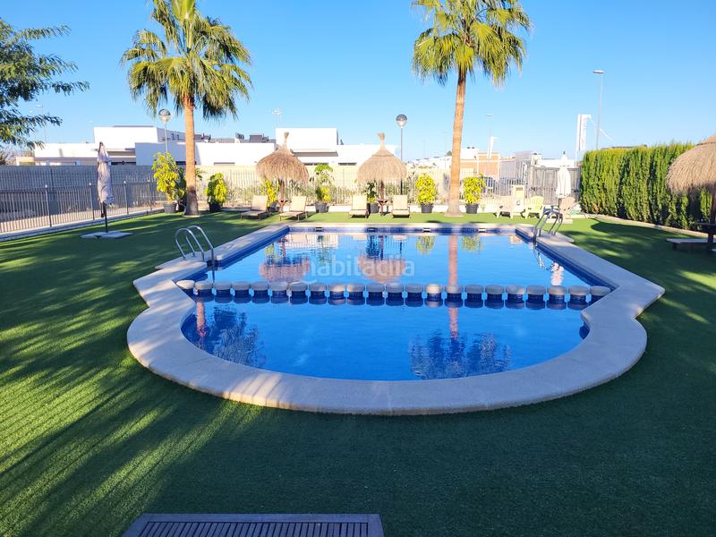 Foto 440fb467-1c0a-48ca-9808-267de8c30450. Alquiler piso en calle ruperto chapi 20 residencial en alquiler larga temporada siete años en Daya Nueva