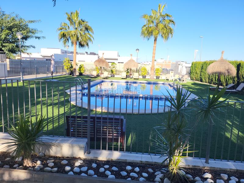 Foto 901b8357-4354-42c8-b048-5e9ffc0f71ee. Alquiler piso en calle ruperto chapi 20 residencial en alquiler larga temporada siete años en Daya Nueva