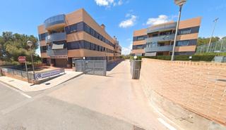 Lloguer Aparcament cotxe  Carrer pablo iglesias 18. Amplias plazas de parking