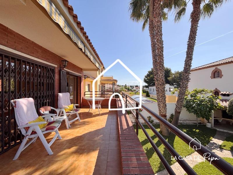 Foto 254927bb-4c79-40ef-9681-91d7e32e9c97. Xalet amb aparcament a Els Masos - Els Garrofers Coma-ruga