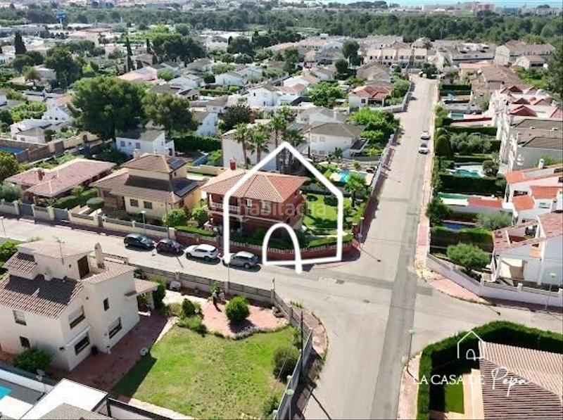 Foto 69866384-9ebc-40fb-8756-9b2170e2dc5c. Xalet amb aparcament a Els Masos - Els Garrofers Coma-ruga