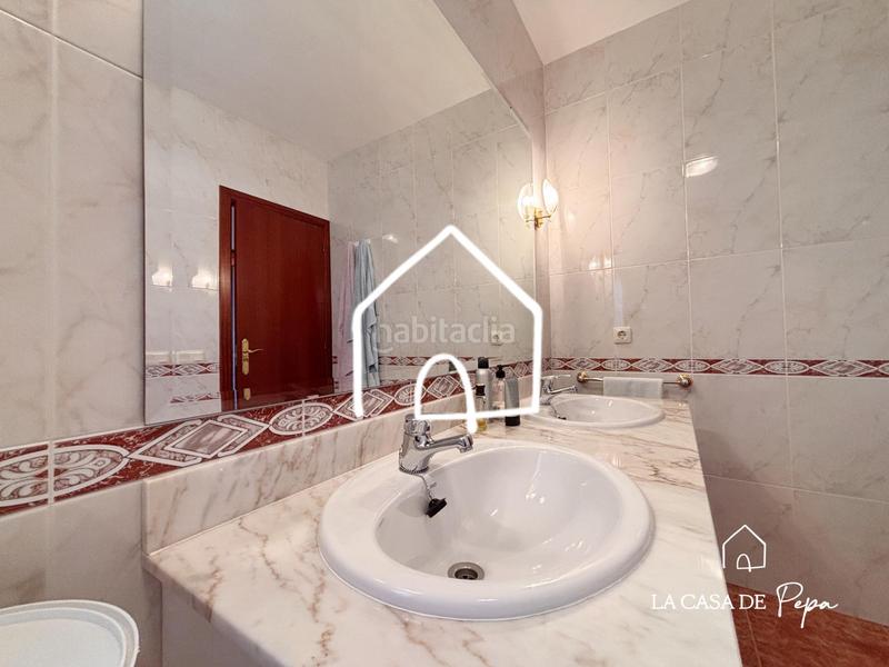 Foto a5bc8845-cd5b-4704-903c-61b68d528378. Xalet amb aparcament a Els Masos - Els Garrofers Coma-ruga