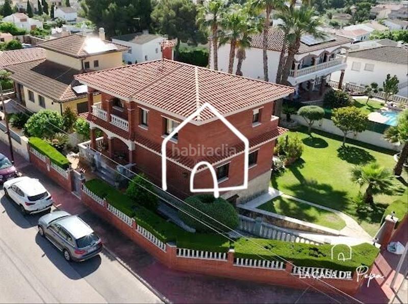 Foto b0cc491c-8a32-4d5e-b485-bf7b2f808b9f. Xalet amb aparcament a Els Masos - Els Garrofers Coma-ruga