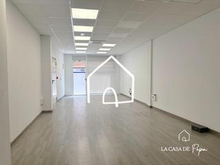 Lloguer Local Comercial a Centre. Local comercial de 100m2