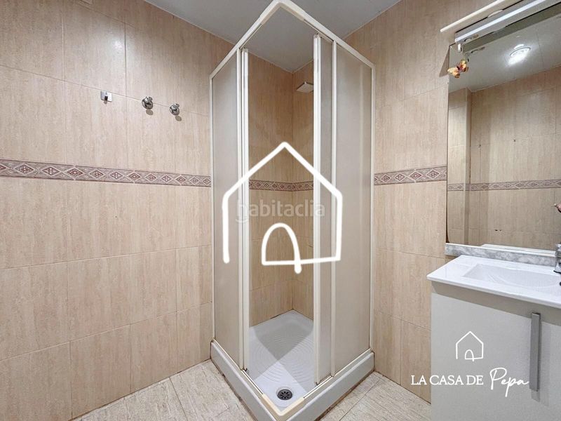 Foto 38ed503a-67a3-482d-b628-01ef9824cd2b. Planta baixa a Centre Viladecans