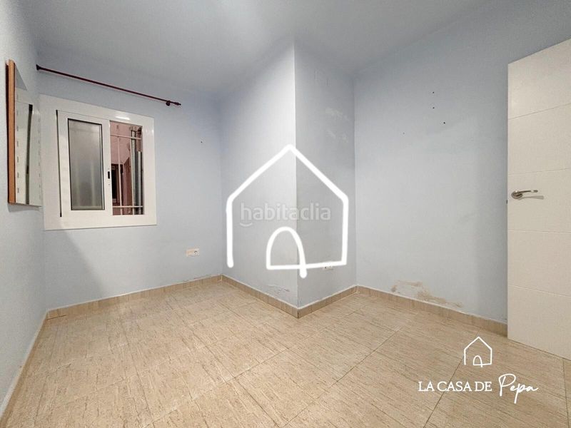 Foto 695685bc-062c-40a5-b08a-86b09dd3d5f9. Planta baixa a Centre Viladecans